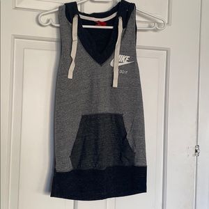 Hoodie with no sleeves Nike shirt